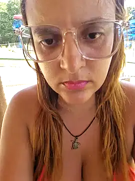 AliceRuivinha2 online show from February 7, 2025, 5:18 pm