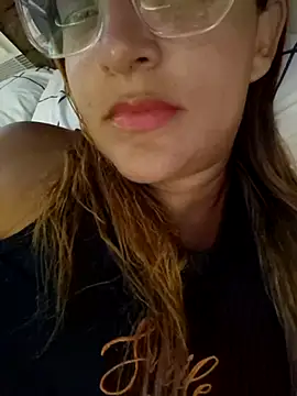 AliceRuivinha2 online show from February 24, 2025, 9:09 pm