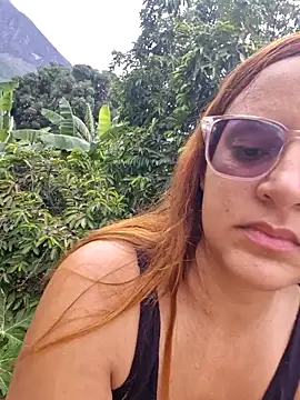 AliceRuivinha2 online show from November 19, 2025, 10:48 am