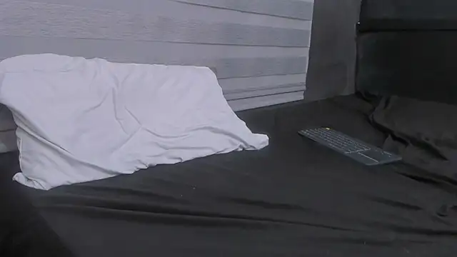 adam piarse01 online show from March 14, 2025, 6:21 am