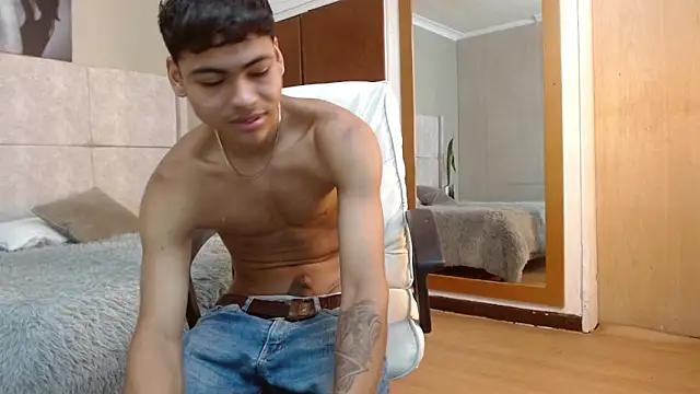 adam piarse01 online show from October 2, 2025, 3:46 am