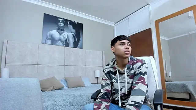 adam piarse01 online show from October 15, 2025, 8:53 pm