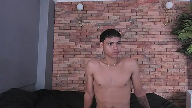 adam piarse01 online show from November 23, 2025, 6:46 am