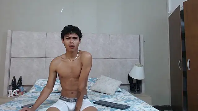 Snapshot of adam_piarse01 chatting on August 3, 2026, 2:32 am adam piarse01 online show from August 3, 2026, 2:32 am
