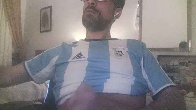 Snapshot of Patrickhound chatting on July 16, 2026, 1:00 am Patrickhound online show from July 16, 2026, 1:00 am