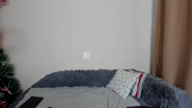 KristineEsme online show from January 17, 2025, 5:21 am