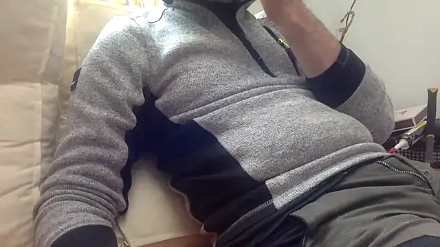 coquin5995 online show from March 12, 2025, 4:13 pm