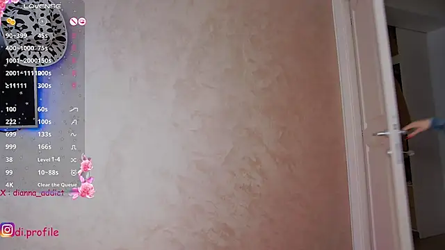 uhlala   online show from January 7, 2025, 7:42 am