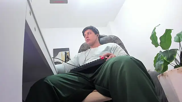 Thom Ohtani online show from November 18, 2025, 11:26 pm