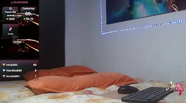 fabyana-queen online show from January 18, 2025, 6:43 pm