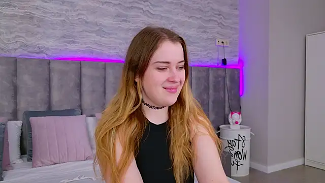 EllieGarson online show from March 18, 2025, 5:10 pm