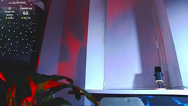 EllieGarson online show from April 22, 2026, 5:47 pm