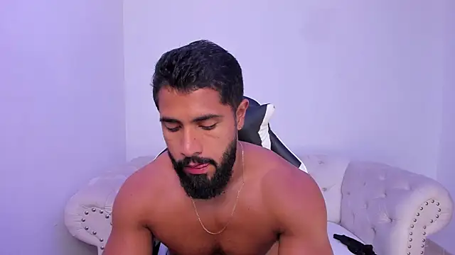 Santiago huntt online show from November 18, 2025, 12:42 pm