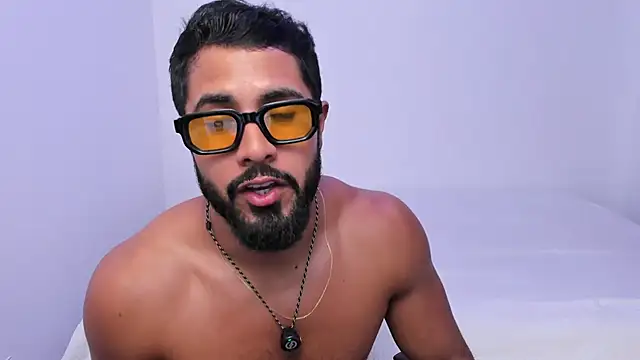 Santiago huntt online show from April 24, 2026, 8:22 pm