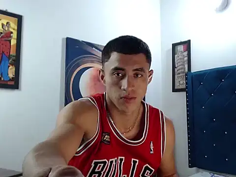 Cris steban1 online show from February 15, 2026, 5:48 am