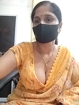 priyancyfun online show from October 28, 2025, 4:42 pm