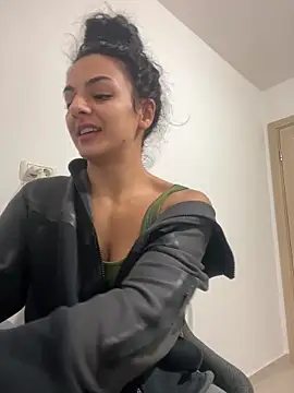 NNNoire online show from October 1, 2025, 9:15 am