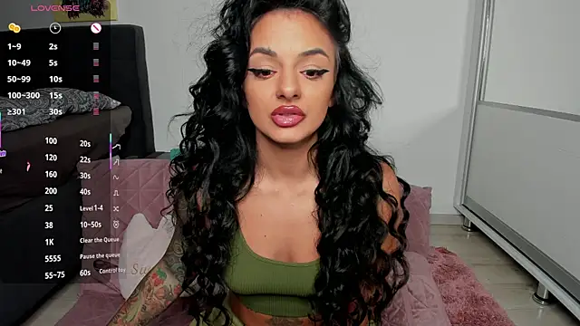 NNNoire online show from October 9, 2025, 9:51 am