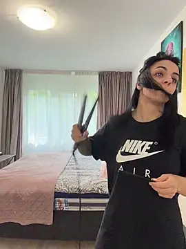 NNNoire online show from April 21, 2026, 6:41 am