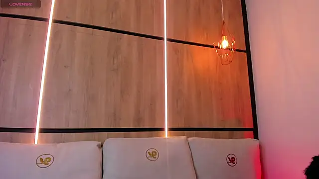 ashlyn parker online show from September 25, 2025, 8:12 pm