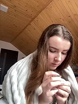 mewKate online show from February 16, 2025, 11:59 am