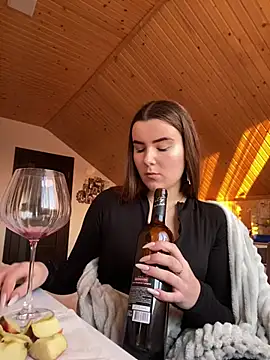 mewKate online show from February 25, 2025, 3:27 pm