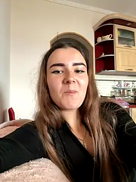 mewKate online show from October 10, 2025, 1:10 pm