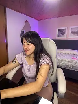 Camila pinkk online show from March 7, 2025, 8:11 pm