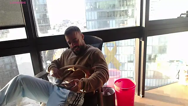 todddantes25 online show from February 1, 2025, 5:18 am