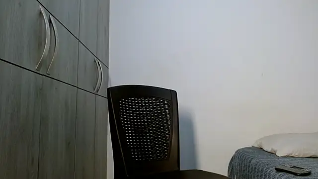 lonelydick2002 online show from October 29, 2025, 10:28 am