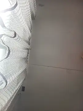 Lauren Amabel online show from April 3, 2026, 8:23 am