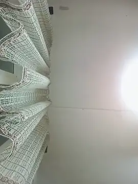 Lauren Amabel online show from April 22, 2026, 5:58 pm