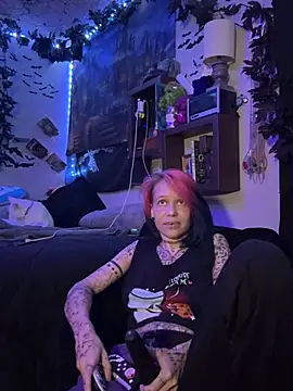 Snapshot of trashbrat chatting on June 23, 2026, 3:37 am trashbrat online show from June 23, 2026, 3:37 am