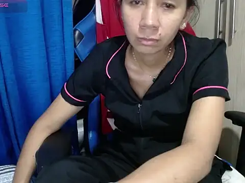 Danielagomez33 online show from January 8, 2026, 12:46 am