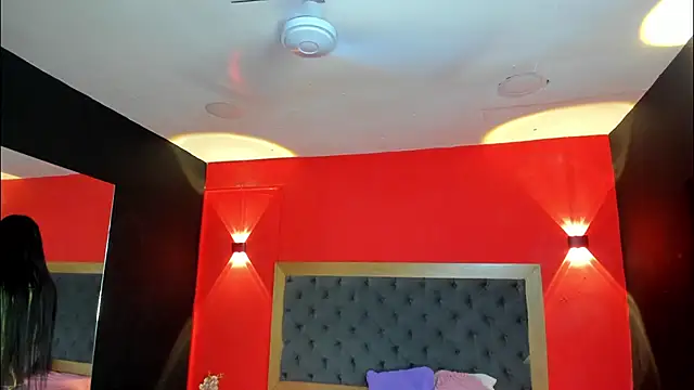 Charlot Vega  online show from October 29, 2025, 7:37 pm