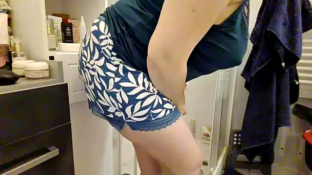 sweetinside  online show from January 13, 2025, 5:33 pm