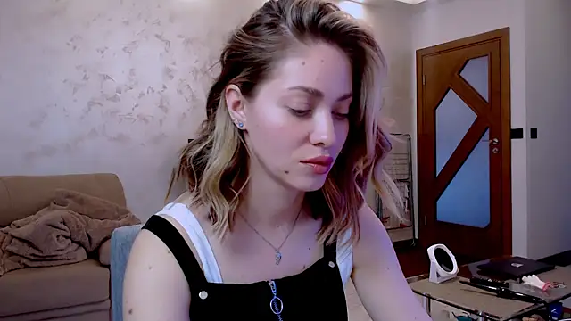 Eroticgiftxxx online show from March 6, 2025, 1:57 pm