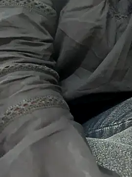 Red-Magic-25 online show from November 6, 2025, 6:47 am