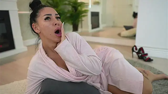 MyaBlack online show from April 19, 2026, 3:06 am