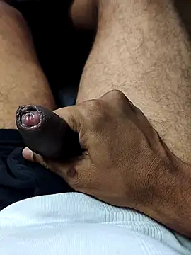 vannaaaa100 online show from April 21, 2026, 1:50 pm