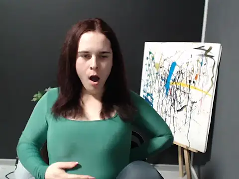 mini girly online show from January 17, 2025, 4:26 pm