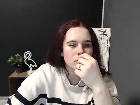 mini girly online show from January 21, 2025, 2:48 pm