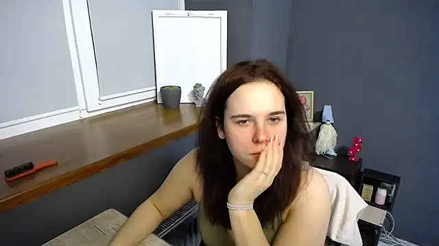 mini girly online show from January 28, 2025, 1:16 pm