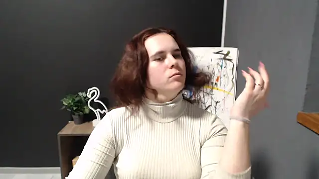 mini girly online show from February 3, 2025, 4:41 pm