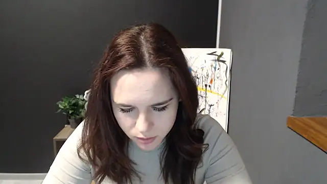 mini girly online show from February 13, 2025, 1:26 pm