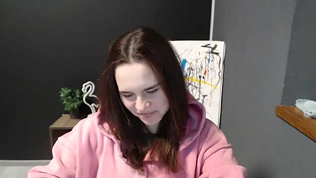 mini girly online show from February 18, 2025, 4:26 pm