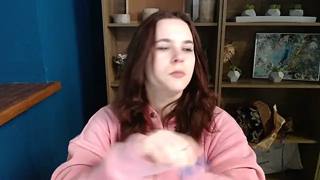 mini girly online show from February 19, 2025, 1:06 pm