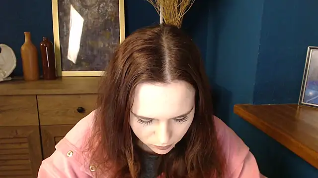 mini girly online show from February 19, 2025, 4:22 pm