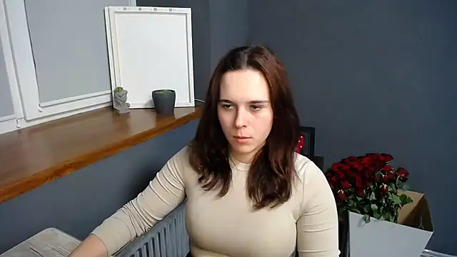 mini girly online show from February 20, 2025, 4:14 pm