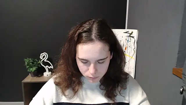 mini girly online show from March 18, 2025, 1:42 pm